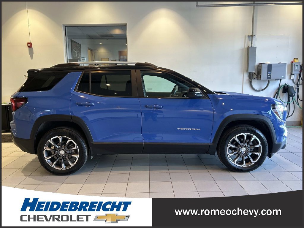 Used 2026 GMC Terrain Elevation w/ Elevation Premium Package AWD/4WD image 2