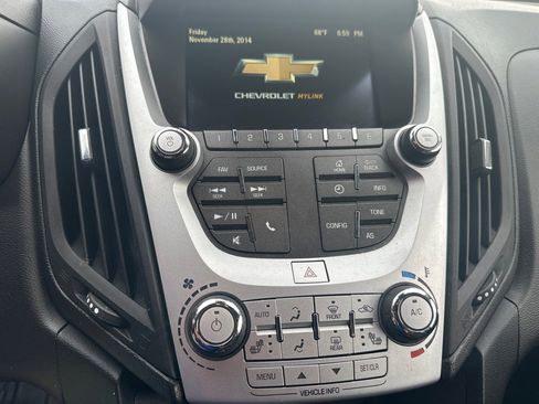 Used 2017 Chevrolet Equinox LT w/ Convenience Package image 21