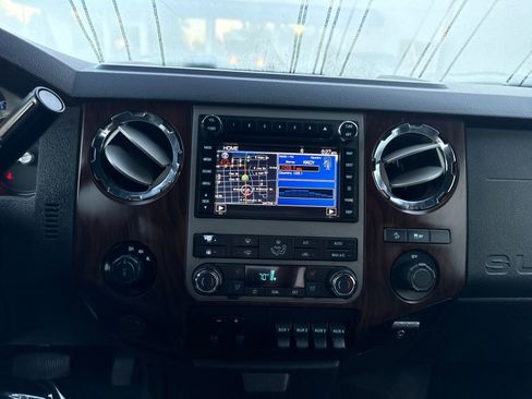 Used 2012 Ford F250 Lariat w/ Lariat Interior Pkg AWD/4WD image 18