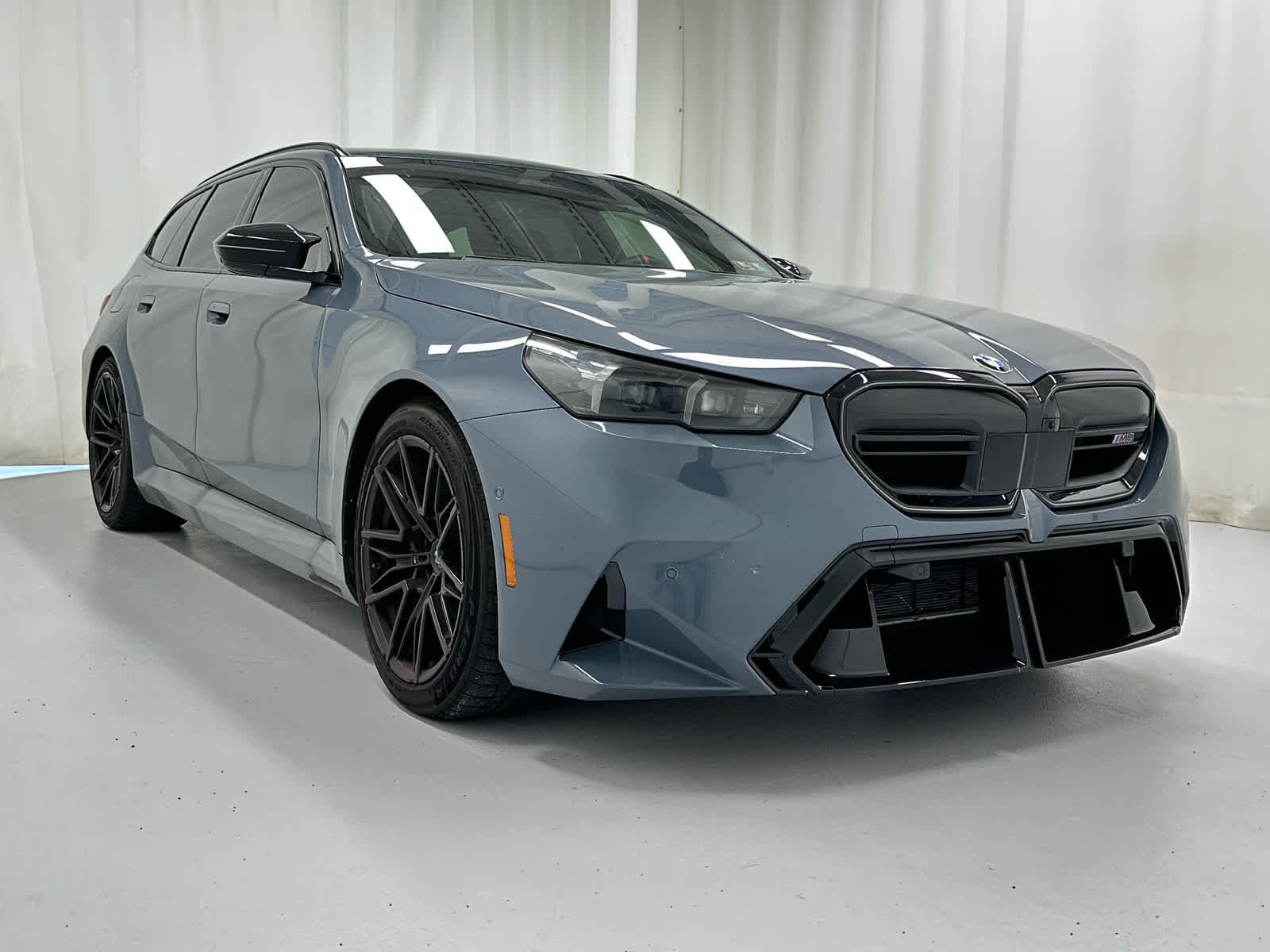 Used 2027 BMW M5 Touring AWD/4WD image 2