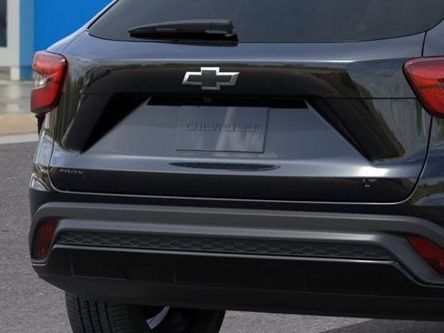 New 2026 Chevrolet Trax LT w/ Sunroof Package FWD image 14