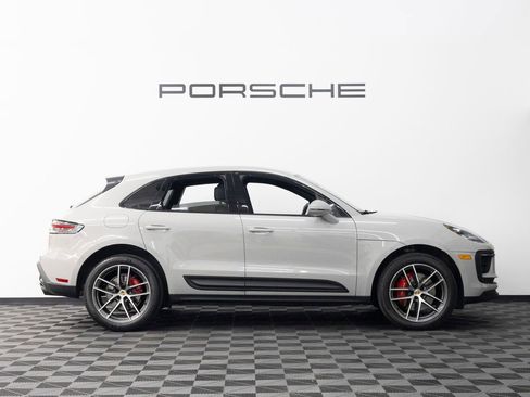 Certified 2023 Porsche Macan S AWD/4WD image 8