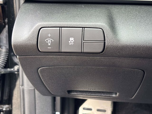 Used 2025 Hyundai Elantra Sport FWD image 28
