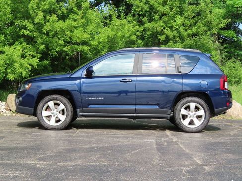 Used 2015 Jeep Compass Latitude AWD/4WD image 7