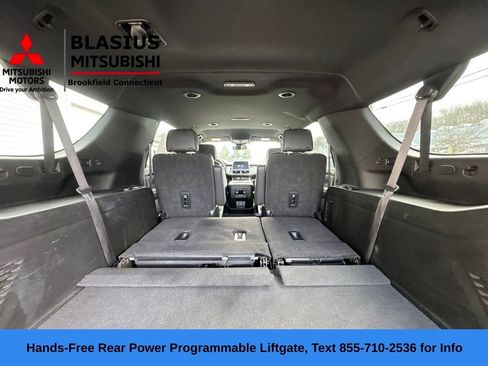Used 2023 Chevrolet Suburban Premier image 28