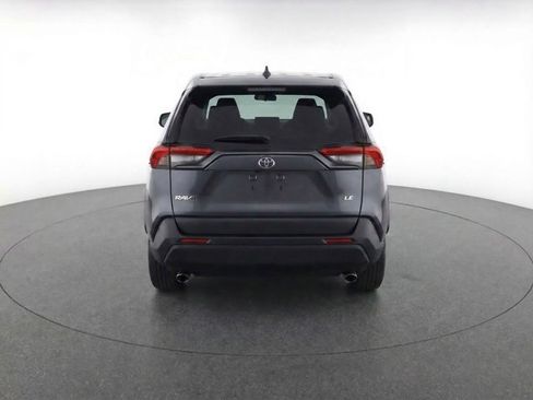 Used 2022 Toyota RAV4 LE image 6