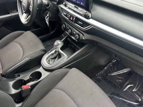 Used 2022 Kia Forte LXS w/ LXS Technology Package image 31