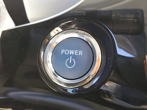 Used 2017 Toyota Prius Four image 22