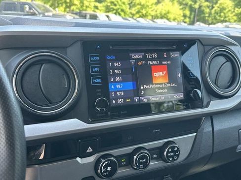 Used 2018 Toyota Tacoma SR5 RWD image 31