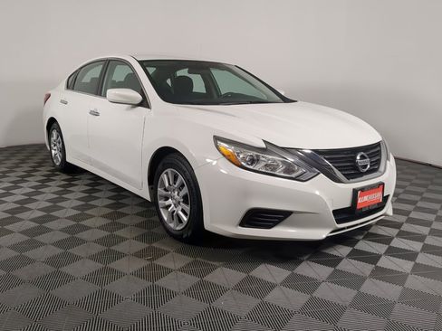 Used 2016 Nissan Altima 2.5 S w/ Power Driver Seat Package image 1