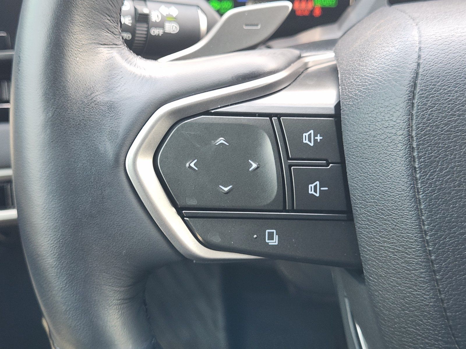 Used 2025 Lexus RX 450h AWD w/ Convenience Package image 32