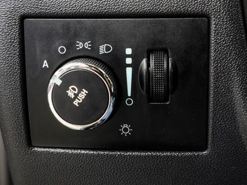 Used 2013 Dodge Challenger R/T RWD image 28