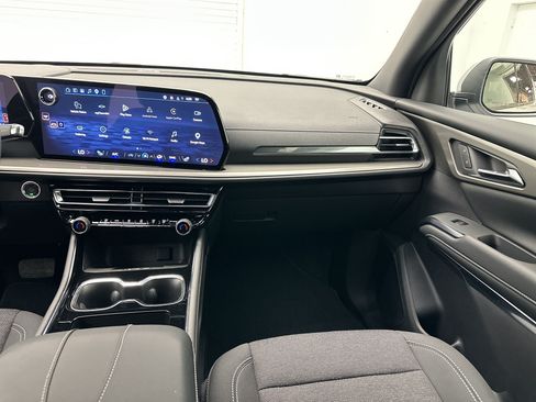 Certified 2026 Chevrolet Traverse LT AWD/4WD image 29