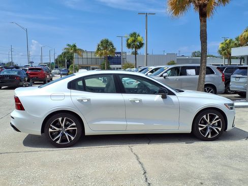 Certified 2025 Volvo S60 B5 Plus AWD/4WD image 8