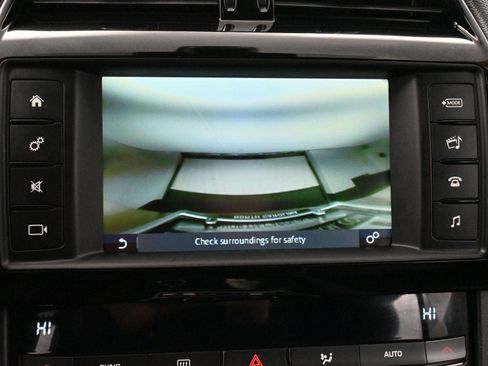 Used 2017 Jaguar F-PACE Premium image 23