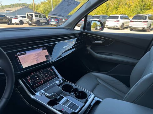 Used 2025 Audi Q7 3.0T Premium Plus image 19