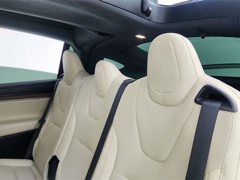 Used 2023 Tesla Model X image 28