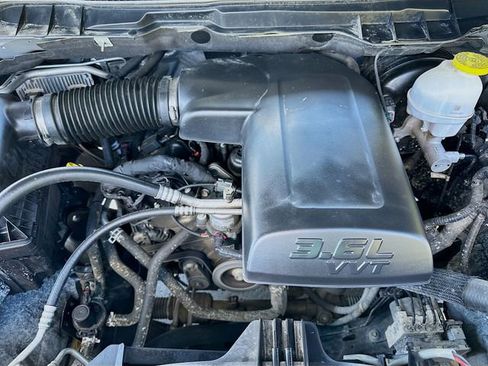 Used 2024 RAM 1500 Classic SLT image 27