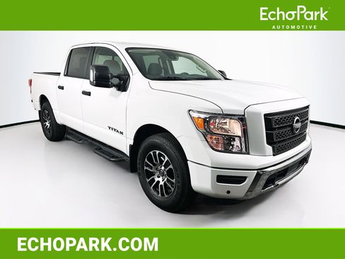 Used 2024 Nissan Titan SV w/ SV Convenience Package image 1