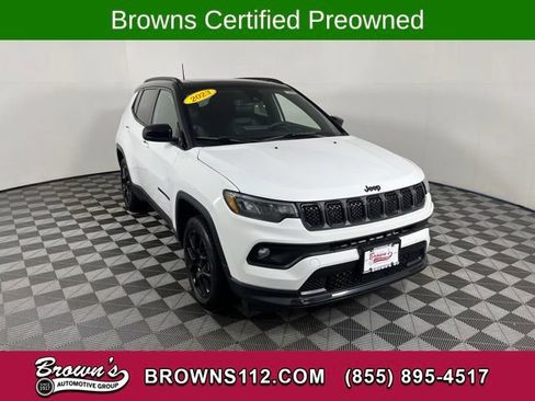 Used 2023 Jeep Compass Latitude w/ Sun and Sound Group AWD/4WD image 1