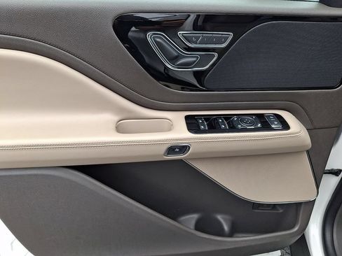 Certified 2024 Lincoln Aviator AWD w/ Premium Package image 14
