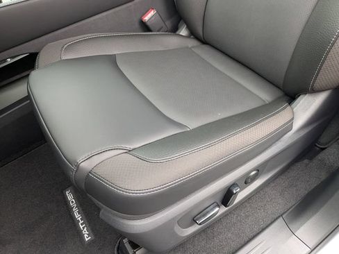 New 2026 Nissan Pathfinder SL AWD/4WD image 14
