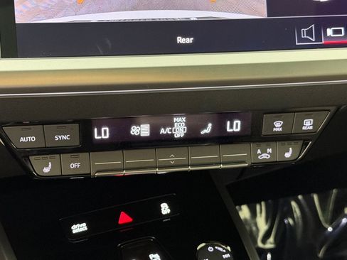 Certified 2024 Audi Q4 e-tron Premium AWD/4WD image 19