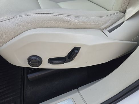 Used 2021 Volvo XC90 T6 Momentum image 40