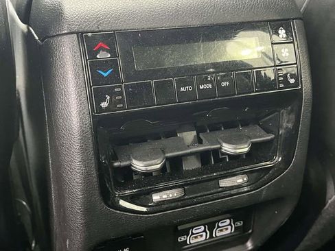 Used 2022 Jeep Grand Cherokee L Limited w/ MOPAR Finishing Package image 21