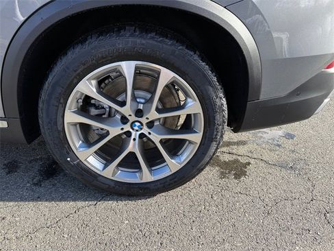 New 2026 BMW X5 xDrive50e w/ Climate Comfort Package image 18