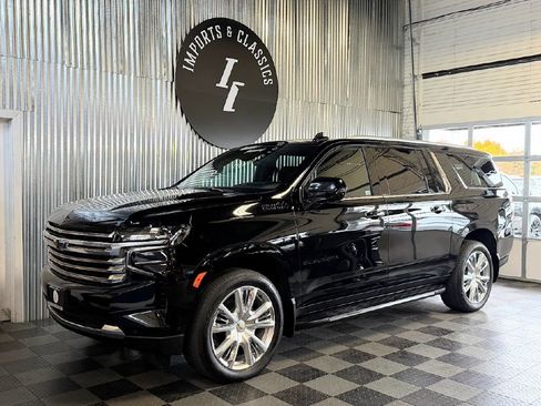 Used 2023 Chevrolet Suburban High Country image 1