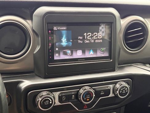 Used 2021 Jeep Wrangler Sport S image 22