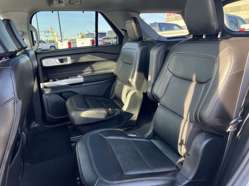 Used 2023 Ford Explorer Limited w/ Limited Technology Package AWD/4WD image 25