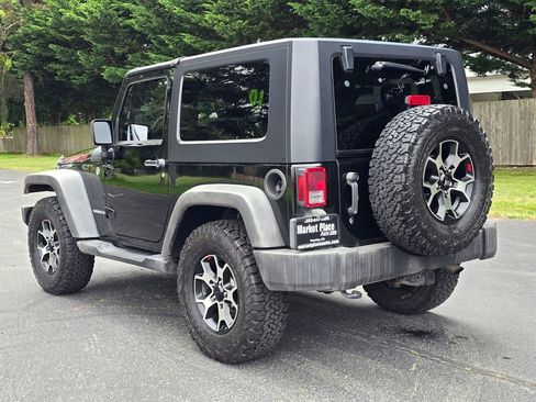 Used 2010 Jeep Wrangler Rubicon w/ Dual Top Group AWD/4WD image 4