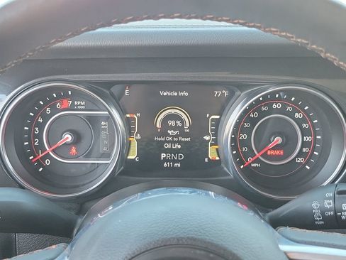 Used 2022 Jeep Wrangler Unlimited Rubicon AWD/4WD image 10