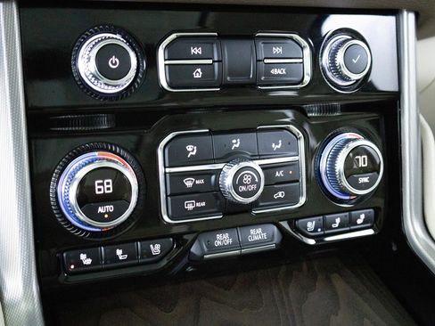 Used 2022 GMC Yukon Denali image 14