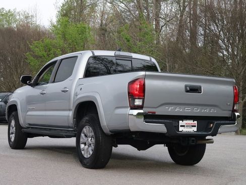 Used 2019 Toyota Tacoma SR5 image 3
