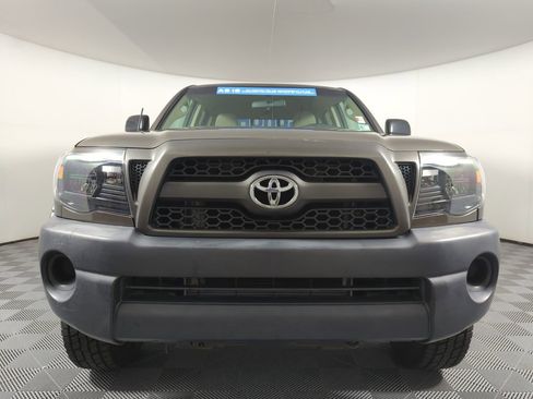 Used 2011 Toyota Tacoma PreRunner image 3