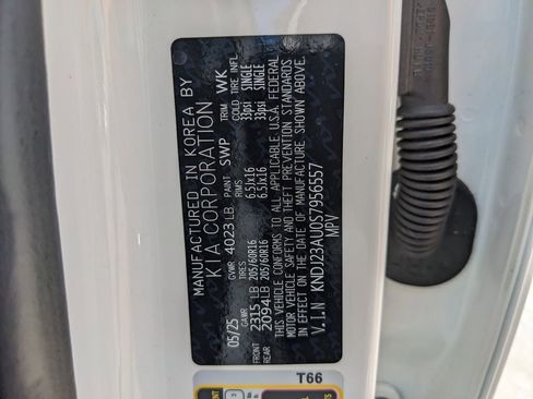 Certified 2025 Kia Soul LX image 40