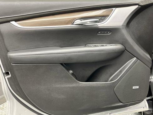Certified 2020 Cadillac XT5 Sportv w/ Platinum Package AWD/4WD image 9