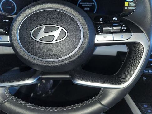 Used 2025 Hyundai Elantra Limited image 26