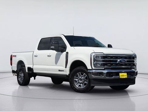 Used 2024 Ford F250 Lariat w/ FX4 Off-Road Package AWD/4WD image 2