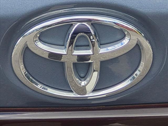 Used 2022 Toyota Corolla LE FWD image 12