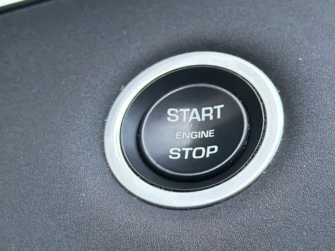 Used 2020 Land Rover Range Rover Evoque SE AWD/4WD image 32