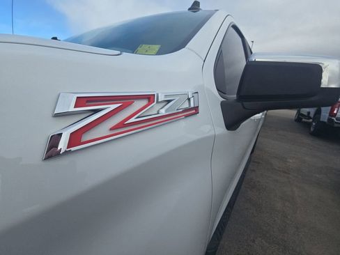 Used 2021 Chevrolet Silverado 1500 LT w/ Z71 Off-Road Package image 17