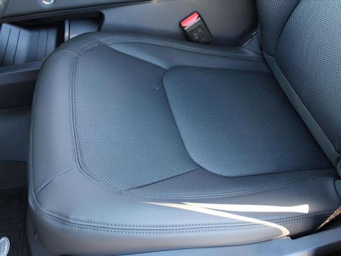 Certified 2025 Land Rover Defender 110 S image 28