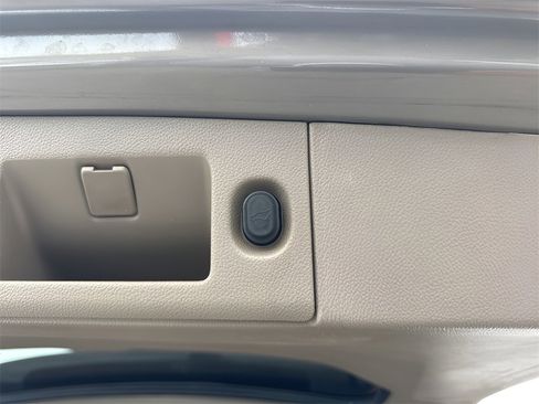 Used 2017 Chevrolet Tahoe LT w/ LT Signature Package image 34