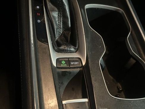 Used 2018 Honda Accord Touring image 26