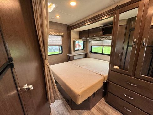 Used 2019 Mercedes-Benz Sprinter 170 image 37