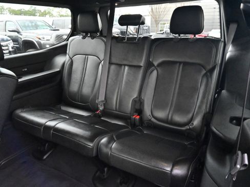 Used 2024 Jeep Wagoneer Series II AWD/4WD image 33